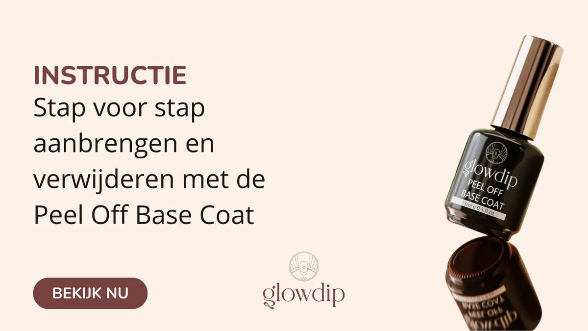 Een strakke zwarte fles glow dip peel off base coat met een metallic goudkleurige dop en witte etikettering in een aanbrengen en verwijderen artikel