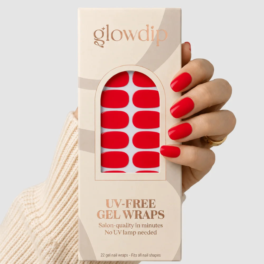 Een pakket levendige rode salonkwaliteit uv-vrije gel nail wraps van glowdip genaamd classic red uv-free gel wrap