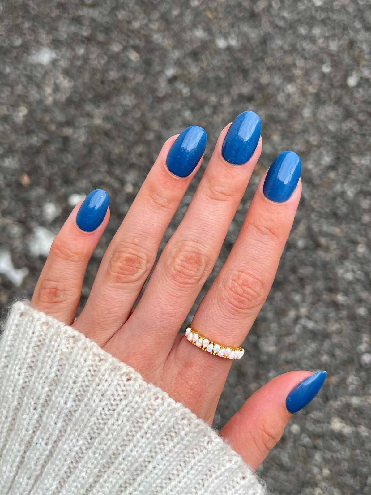 Vibrante kobaltblauwe limited edition 10 moon glow dipping powder met glanzende afwerking voor nagels